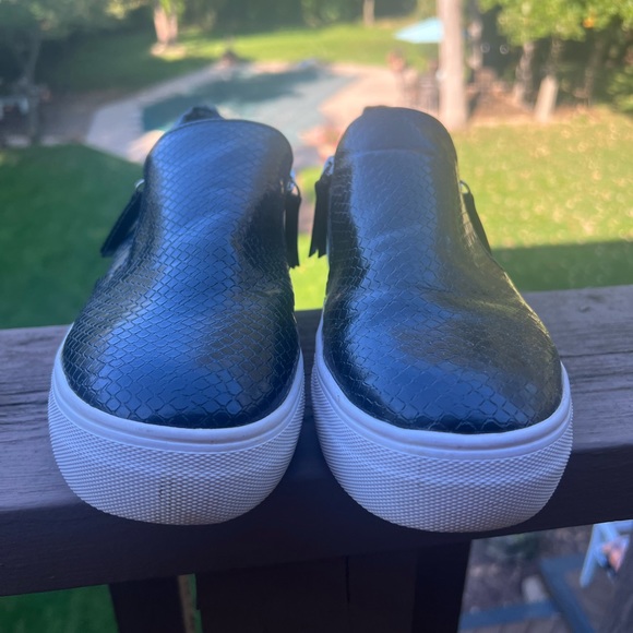 Steve Madden zipper sneaker - Picture 2 of 8